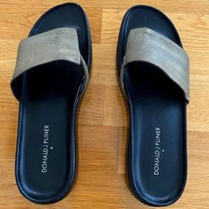 Donald Pliner Fifi Sandals, Pewter, size 8.5